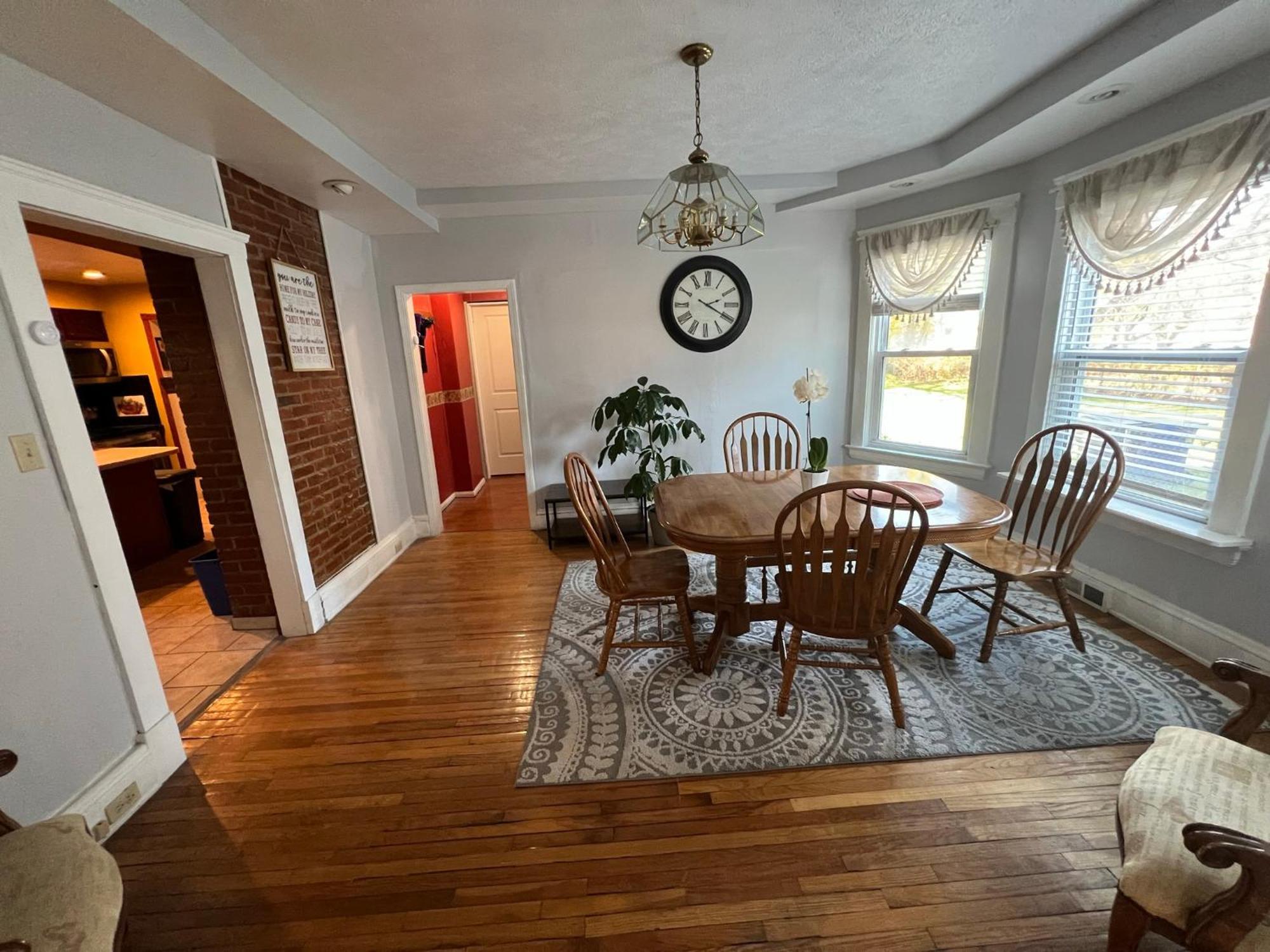 With Jay - Cozy First Floor Homestay Cleveland